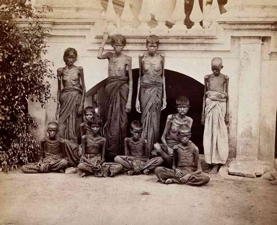 35 miljoner indier, kanske fler, dog i massvälter som britternas utsugning av landet framkallade. Bild: Willoughby Wallace Hooper, picture dated 1876-78, CC BY-SA 4.0, Wikimedia Commons