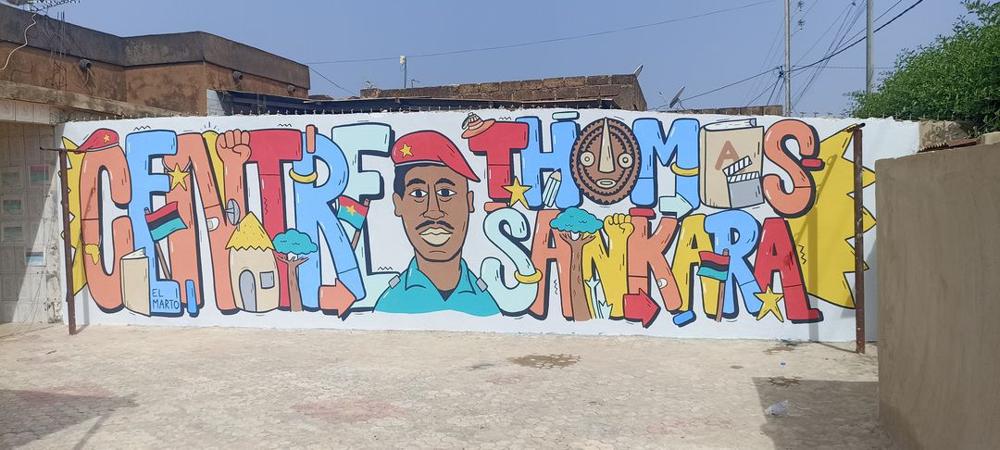 Centre Thomas Sankara döpt efter den forne revolutionären och frihetskämpen (1949-1987). Det fullständiga namnet är