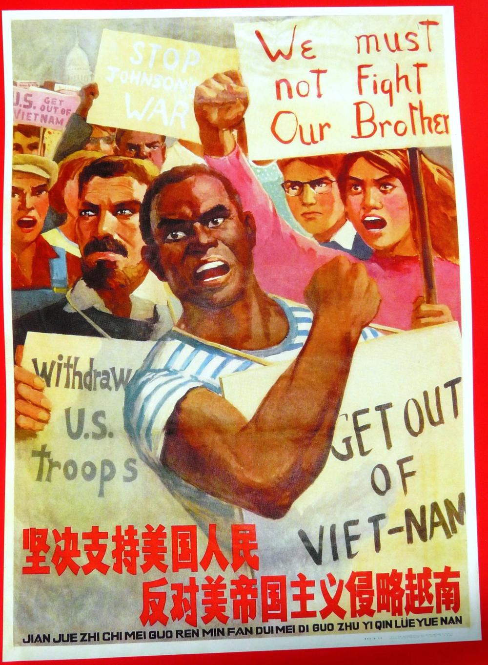 Detalj ur kinesisk affisch till stöd för antikrigsrörelsen i Vietnam (1966)