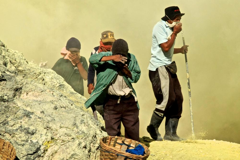 Gruvarbetare i Indonesien. Foto: Mario La Pergola
