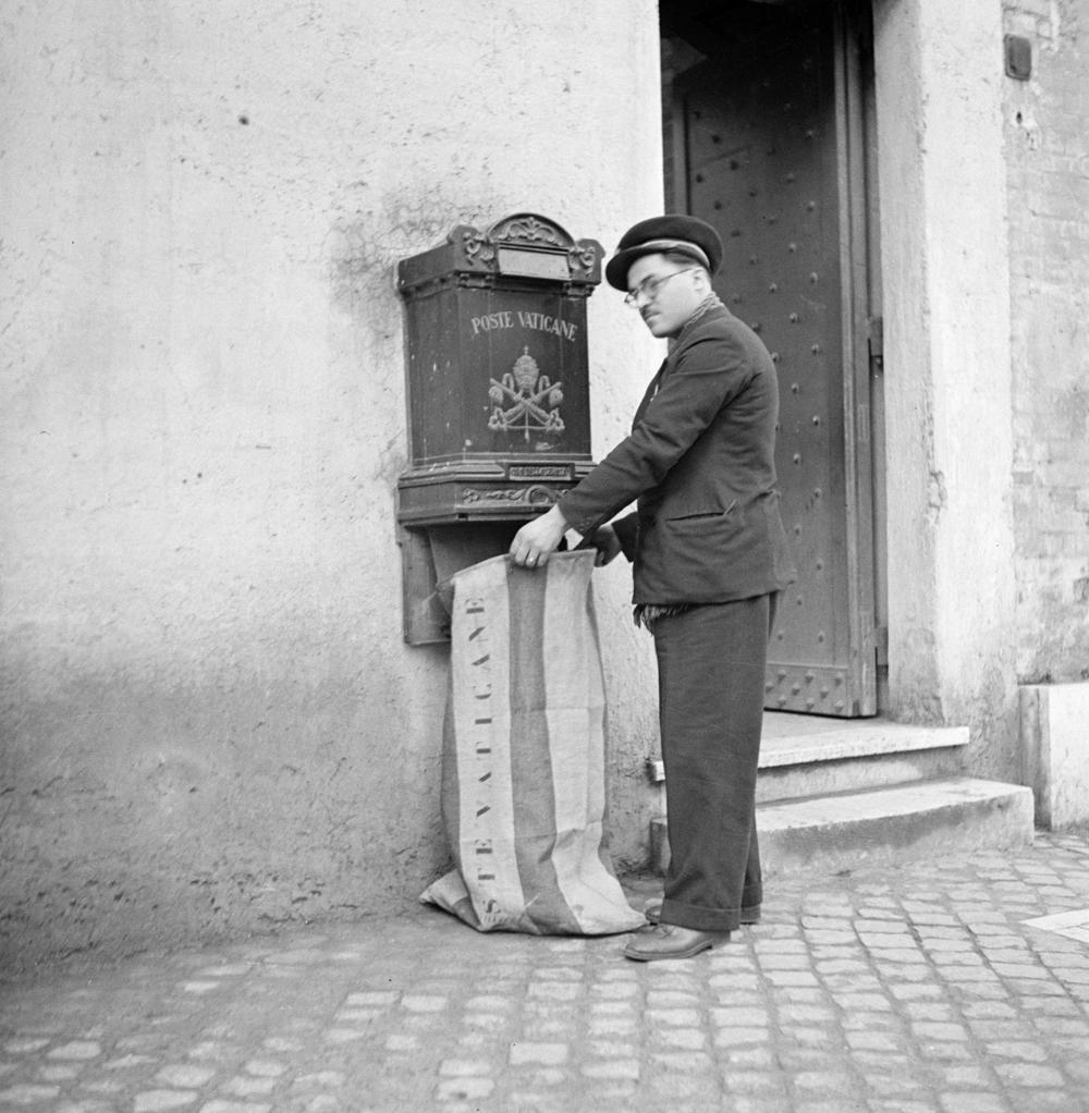 Brevbäraren i Vatikanen Foto: Willem van de Poll (1937)